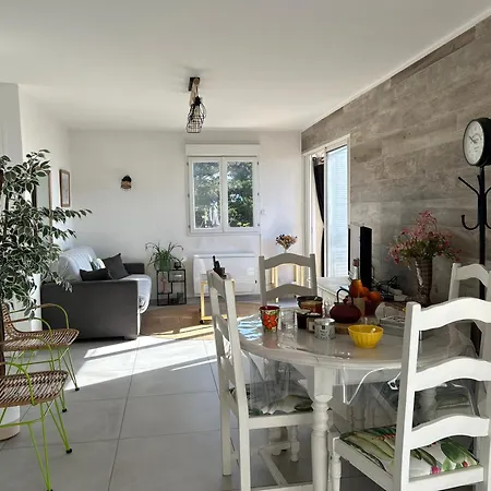 Apartamento Superbe T4, 1er Etage, 6 Couchages, Parkings, Proche *